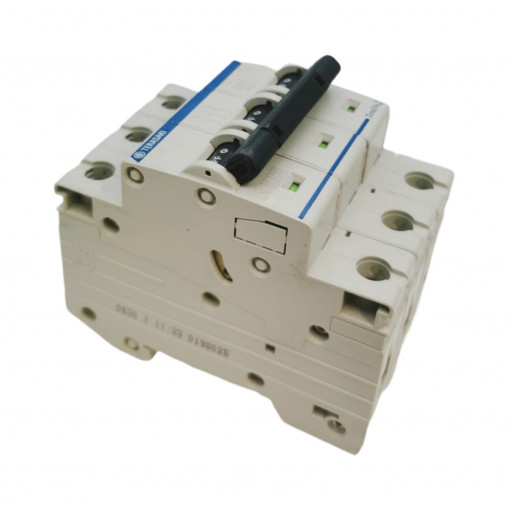 DS06D30001 Circuit breaker; 230/400VAC; Inom: 1A; Poles: 3; DIN; Charact: D; 6kA TERASAKI