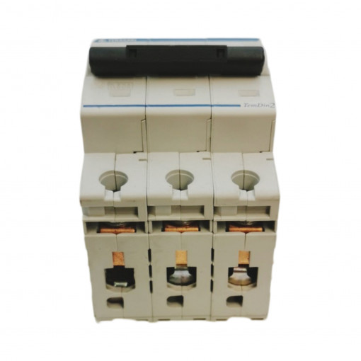 DS06D30002 Circuit breaker; 230/400VAC; Inom: 2A; Poles: 3; DIN; Charact: D; 6kA TERASAKI