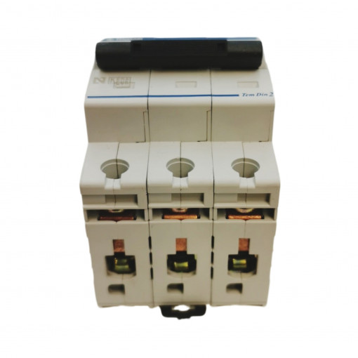 DS06D30004 Circuit breaker; 230/400VAC; Inom: 4A; Poles: 3; DIN; Charact: D; 6kA TERASAKI